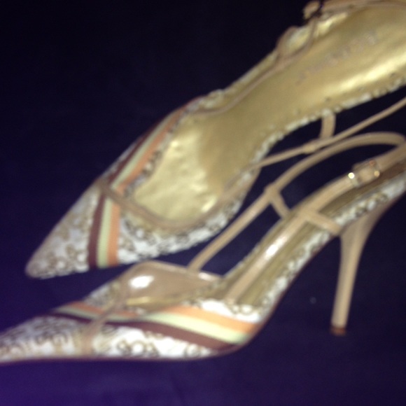 COPY - BCBG Slingback Heels💃🏽🌹 - Picture 2 of 5